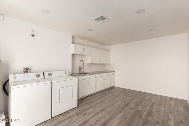 Building Photo - 17011 N 130th Ave