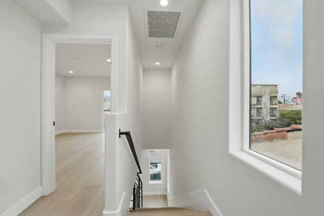 Building Photo - 8234 Blackburn Ave