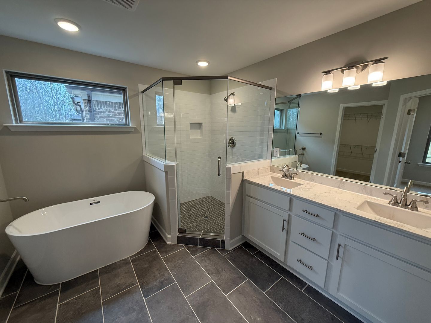 Building Photo - 1852 Bloomington Cir