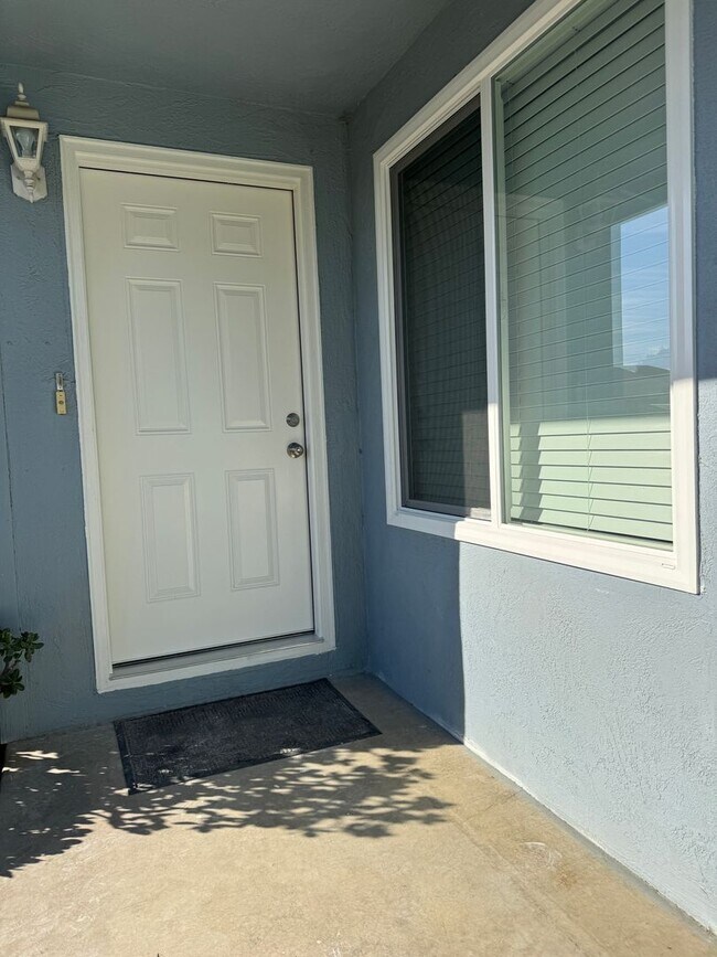 Building Photo - Samantha Way