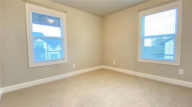 Building Photo - 1040 Knoxboro Ln