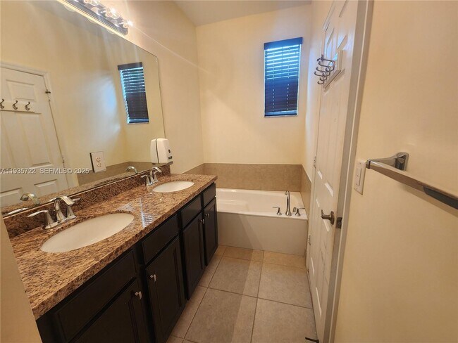 Building Photo - 14640 SW 15th St