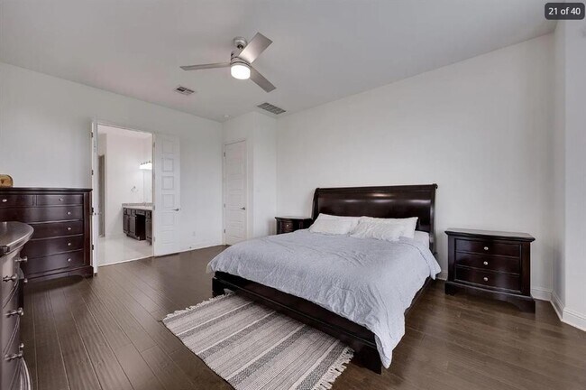 Building Photo - 4208 Bonanza Dr