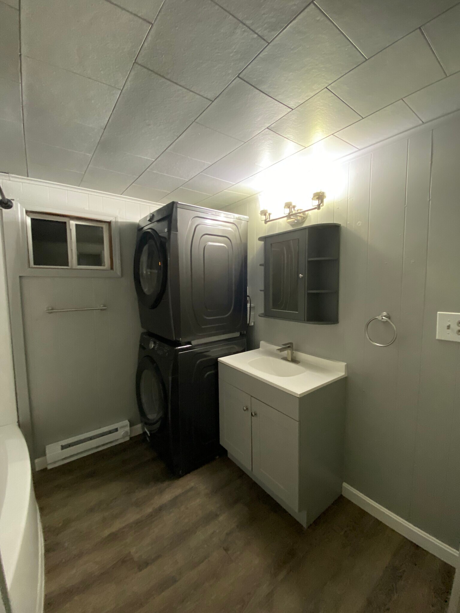 Building Photo - 4 Saratoga Ave