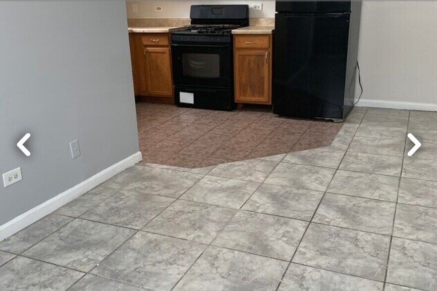 Building Photo - 7456 S Stewart Ave