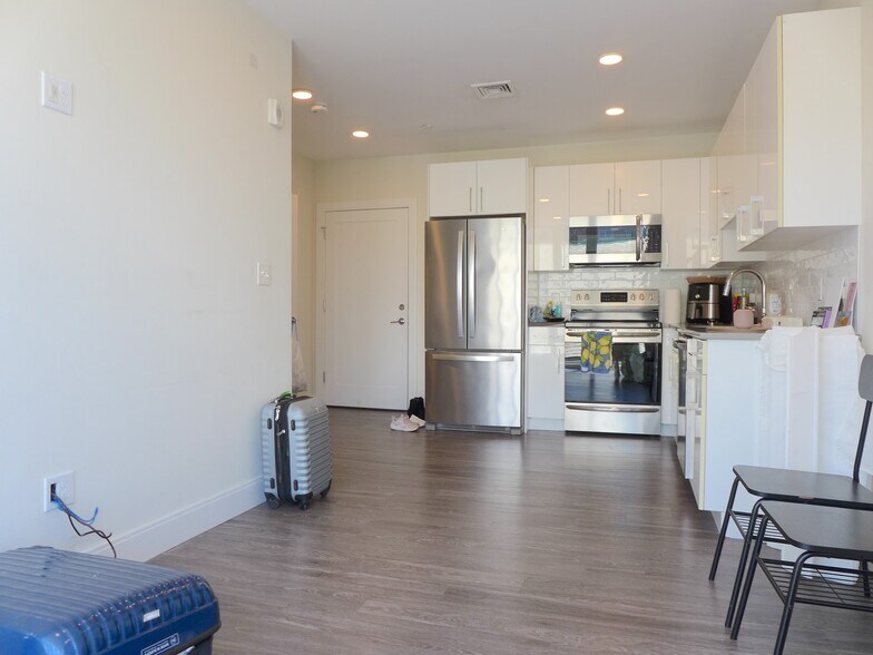 Building Photo - 22 Saint Cyprians Pl