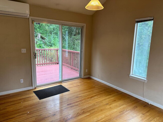 Building Photo - 25060 Soquel San Jose Rd