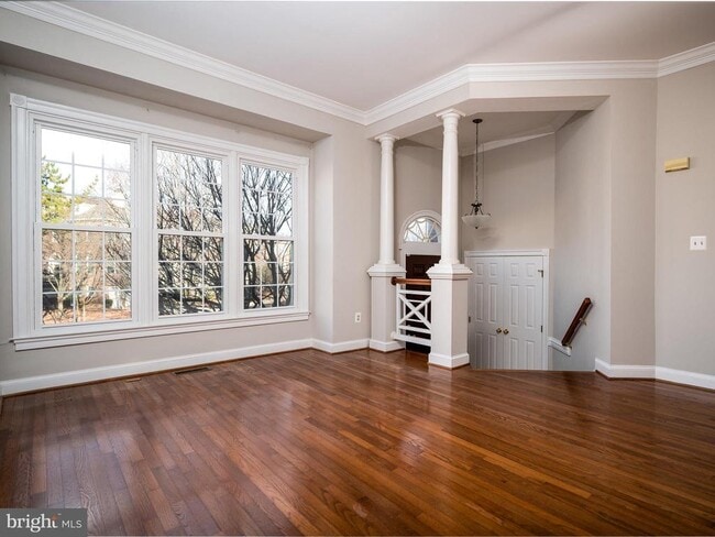 Building Photo - 2155 Wolftrap Ct
