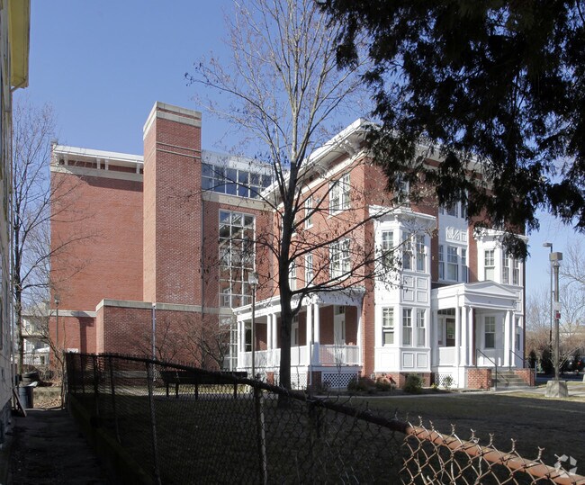 Carleton Court Apartments 211 Carleton St Providence RI 02908