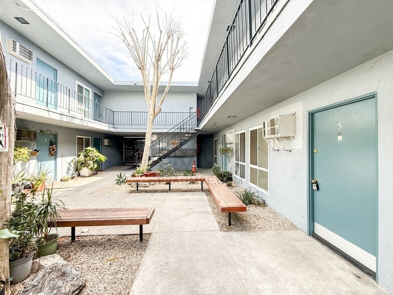 Building Photo - 5611 Fulcher Ave