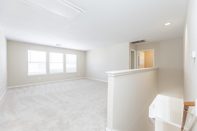 Building Photo - 15831 Crooked Arrow Dr