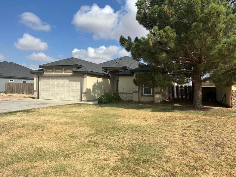 Primary Photo - 11608 Catalpa St