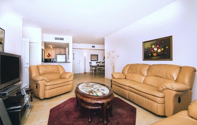 Building Photo - 511 SE 5 Ave