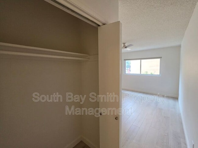 Building Photo - 8710 Delgany Ave