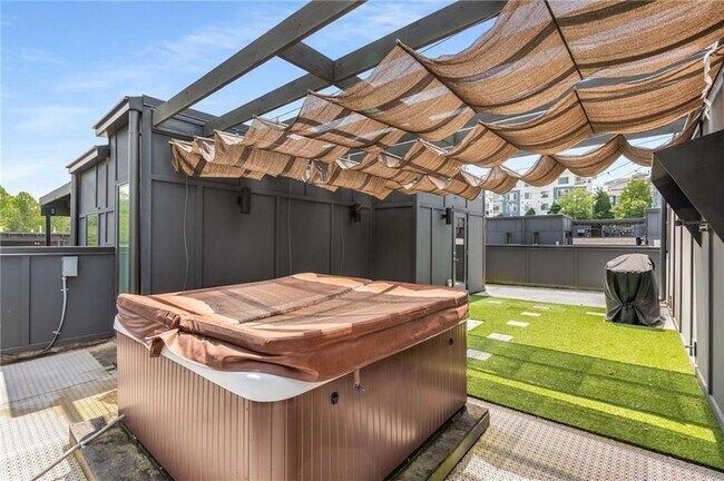 Building Photo - 1225 Chelsea Cir NW