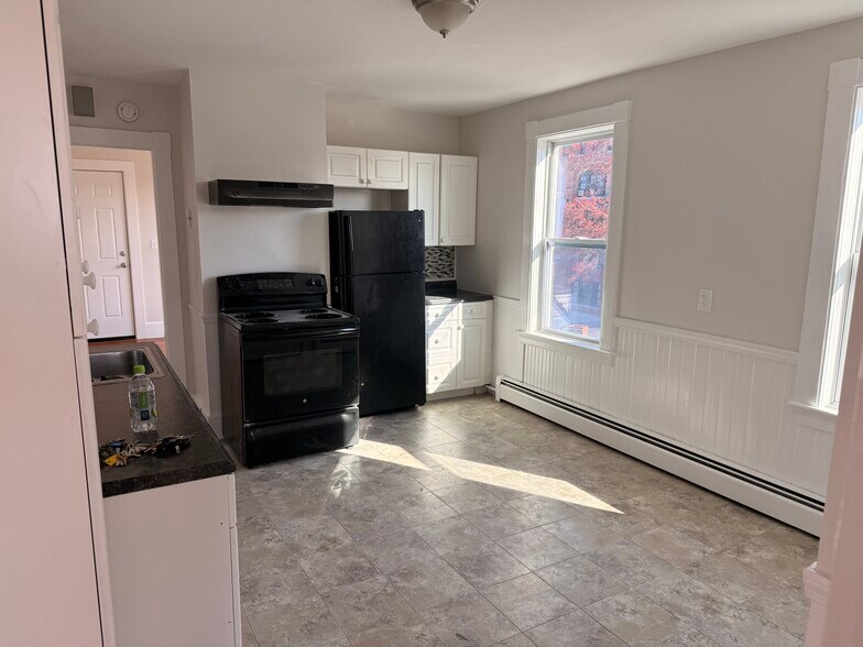 Building Photo - 4 Berry St