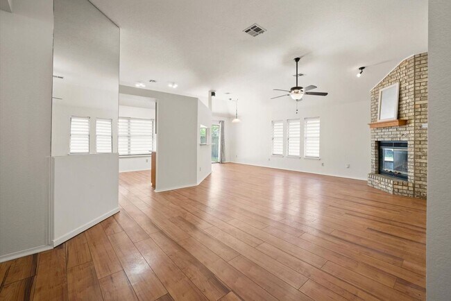 Building Photo - Great 3 Bed 2 Bath In Edmond
