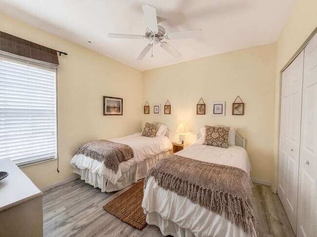 Building Photo - 8175 Celeste Dr