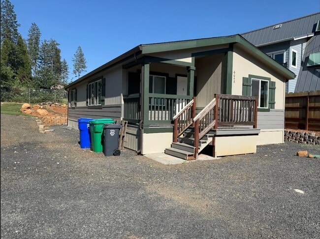 Building Photo - Newer 2 bedroom house on quiet street