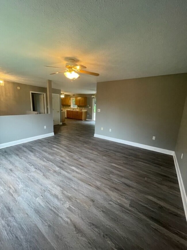 Building Photo - SFH located in Goode