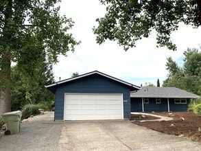 Building Photo - 10535 NW Walters Ln