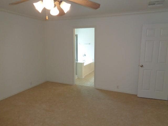 Building Photo - 15010 Sugarhollow Dr