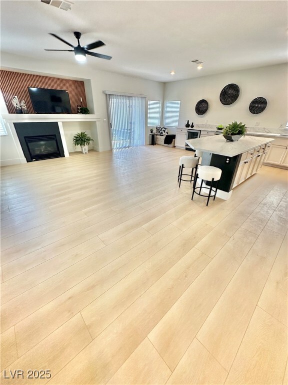 Building Photo - 10195 Queensbury Ave