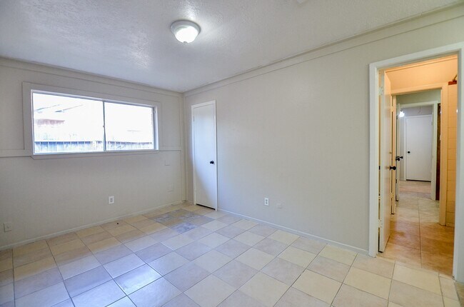 Building Photo - 522 Whippoorwill Dr