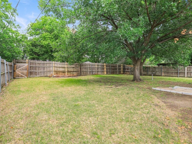 Building Photo - 14025 Janwood Ln