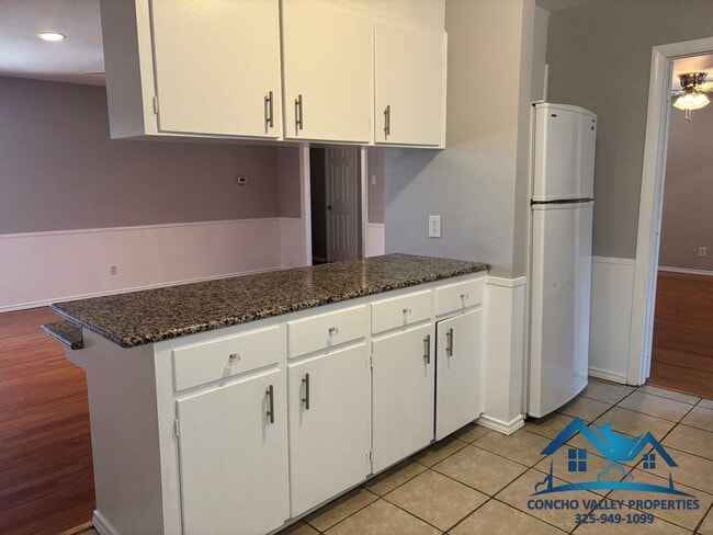 Building Photo - For Rent - 4 Bed/2 Bath near ASU