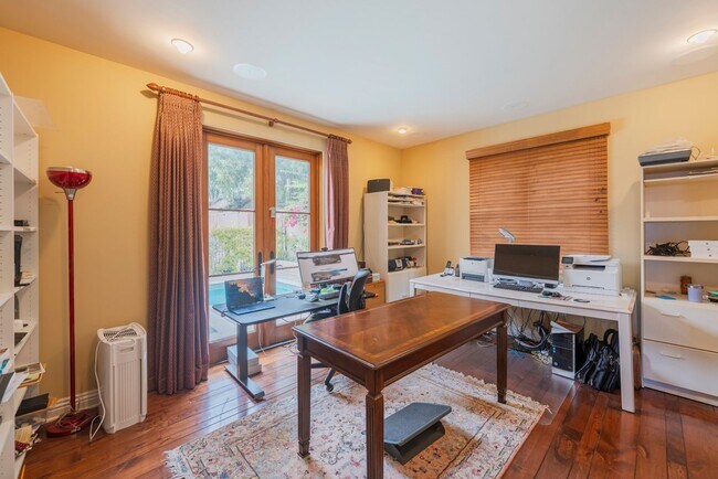 Building Photo - Gorgeous 5 Bedroom Home with sweeping view...