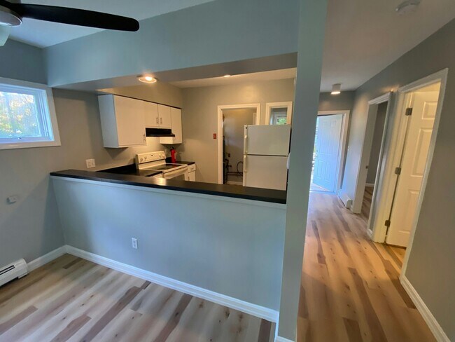 Building Photo - 11 RiverBend Dr