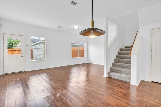 Building Photo - 23838 Township Elm St