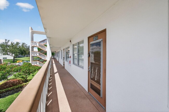 Building Photo - 2015 Cornwall A