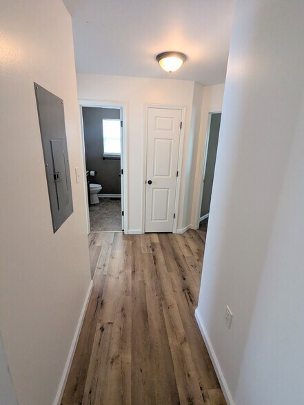 Upstairs hallway - 2237 Spring Meadow Ln SE