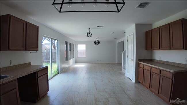 Building Photo - 15 Monette St