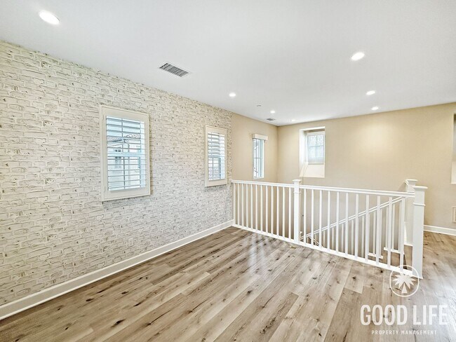 Building Photo - Stunning 3Bd/3.5Ba Home in Irvine w/Large Patio, Modern Design and 2 Master Suites!