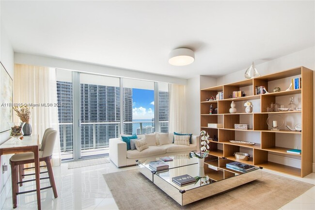 Building Photo - 200 Biscayne Blvd Way