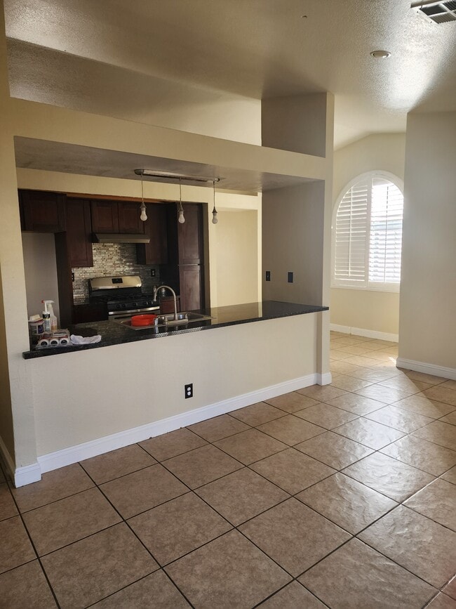 Building Photo - 2341 Langhorn St