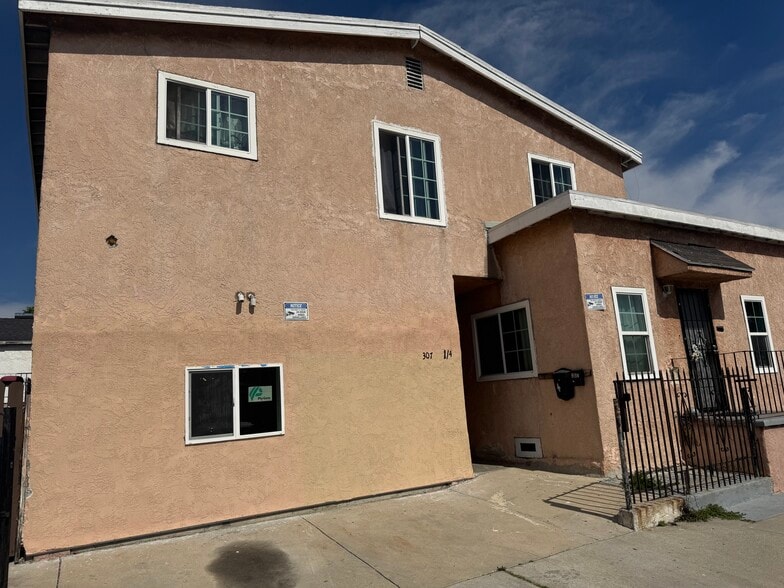 Building Photo - 307 E 81st St