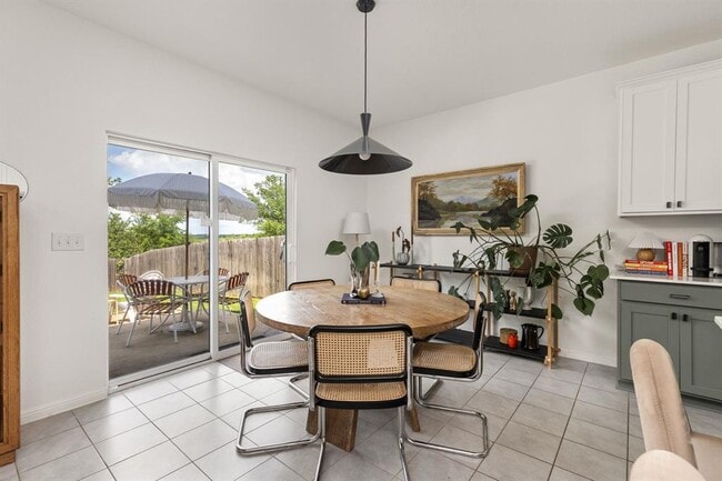 Building Photo - 6702 Routenburn St