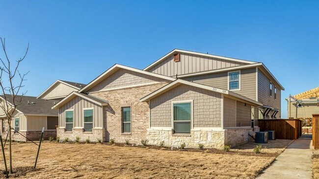 Building Photo - 715 Harvest Moon Dr