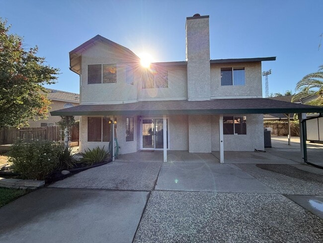 Building Photo - 4-bedroom plus a loft on a court in Escalon!