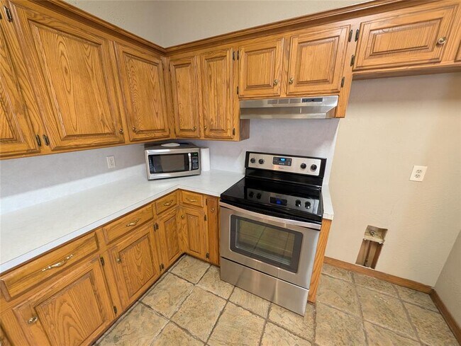 Building Photo - 3100 Windward Ct