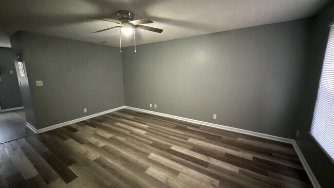 Building Photo - 2817 Cobalt Dr