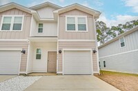 Building Photo - New construction townhome in NE Pensacola!