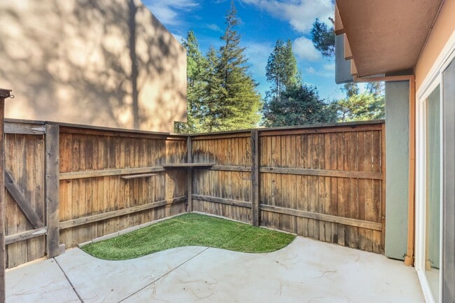 Building Photo - North Davis Condo-Available