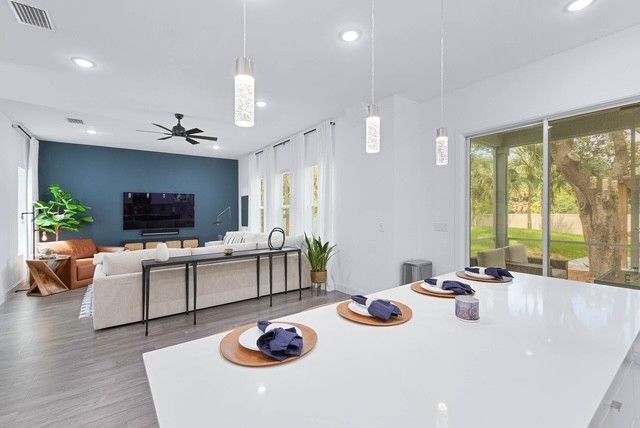 Building Photo - 5631 Heckscher Dr