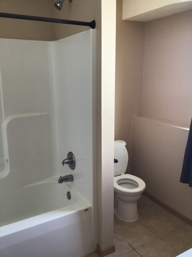 Building Photo - 146 Erin Ct