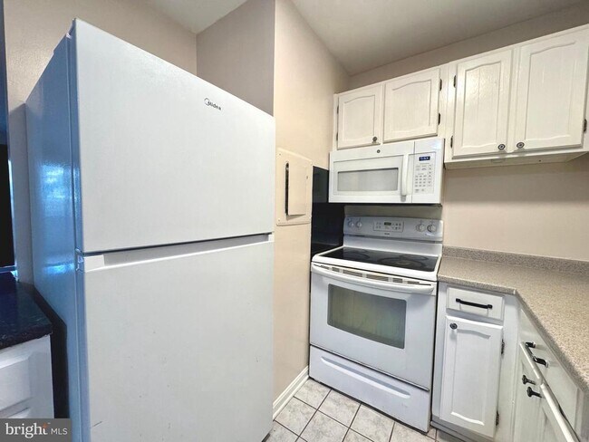 Building Photo - 18237 Swiss Cir